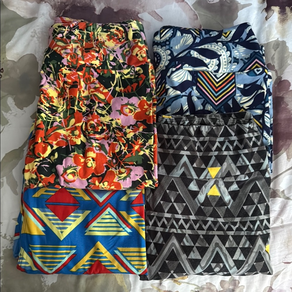 LuLaRoe Colorful Patterned Leggings Set